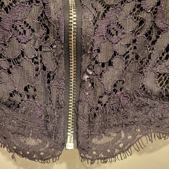 2/$18 Anne Klein Lace Embroidered Short Sleeves Dark Gray Blouse Top Mock XXS - Picture 9 of 11